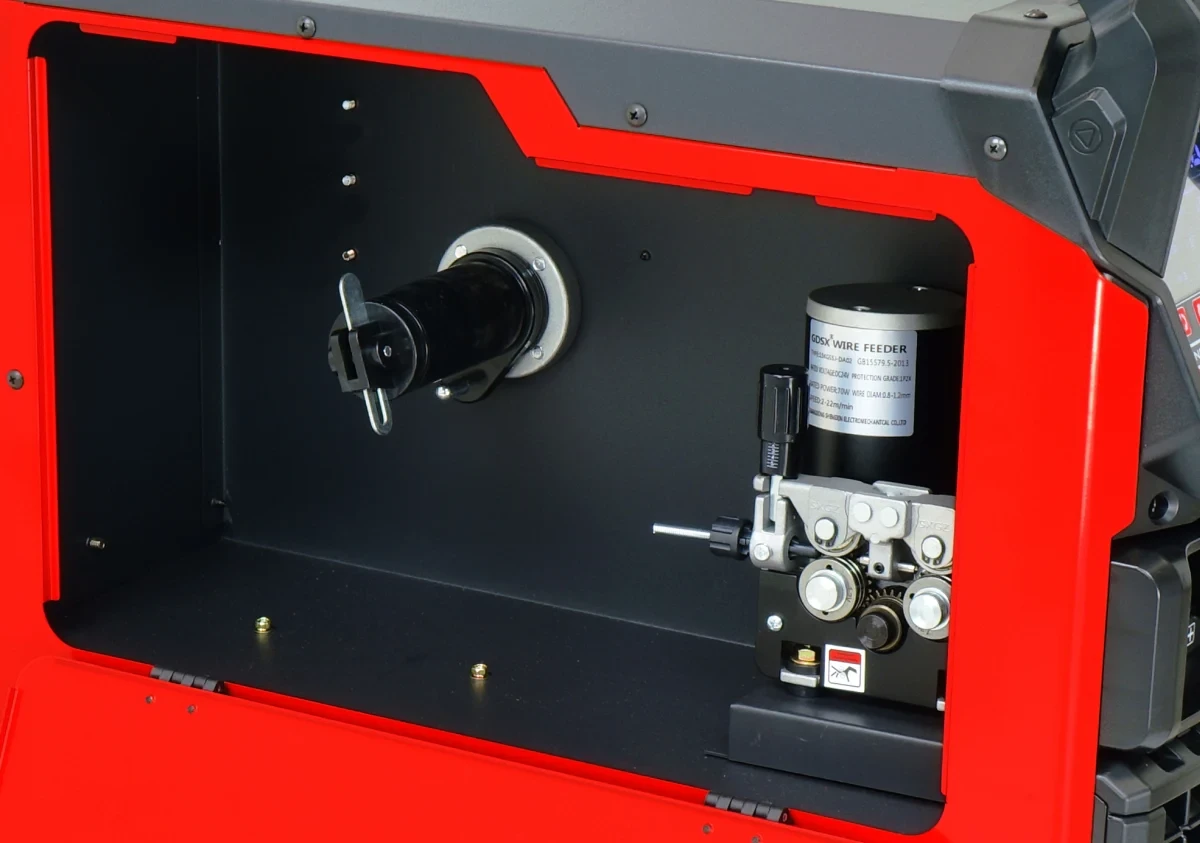 Ideal TECNO MIG 331 S-PULSE SYNERGIC - Drahtvorschub