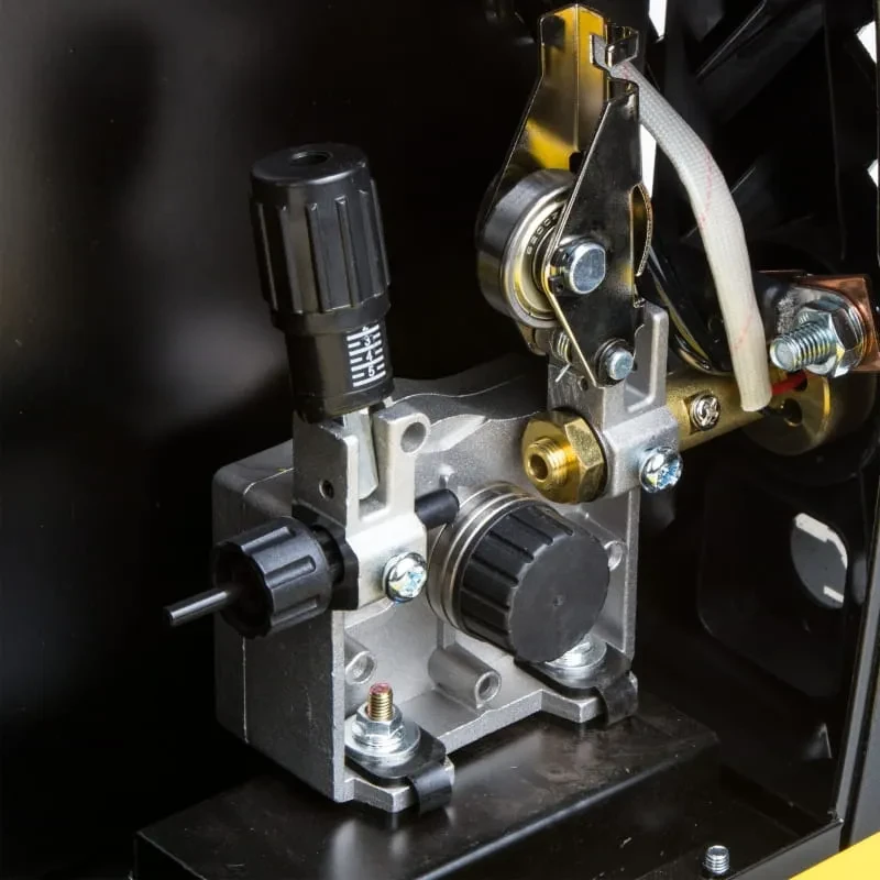Magnum MIG 222 Dual Puls Synergia - Drahtvorschub