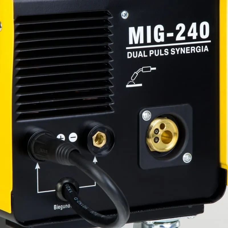 Magnum MIG 240 Dual Puls Synergie - Steckdosen