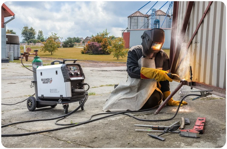 SKANDI KRAFT iTECH MIG 250 4R DUAL V - Details