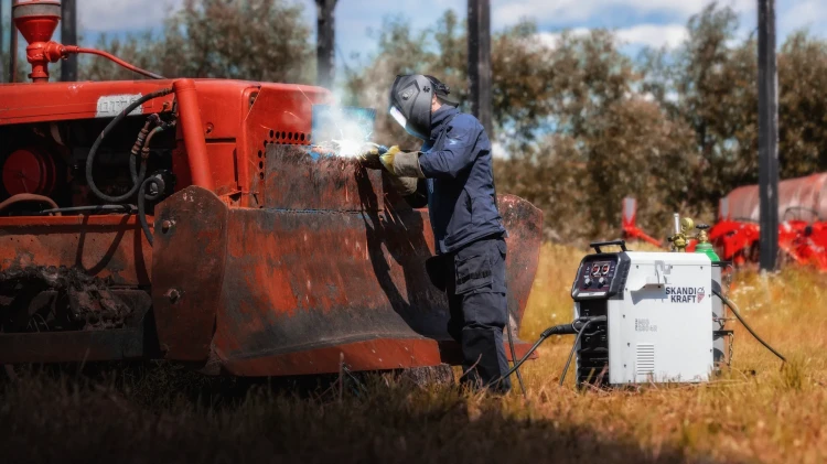 SKANDI KRAFT iTECH MIG 280 4R Dual Puls - Details