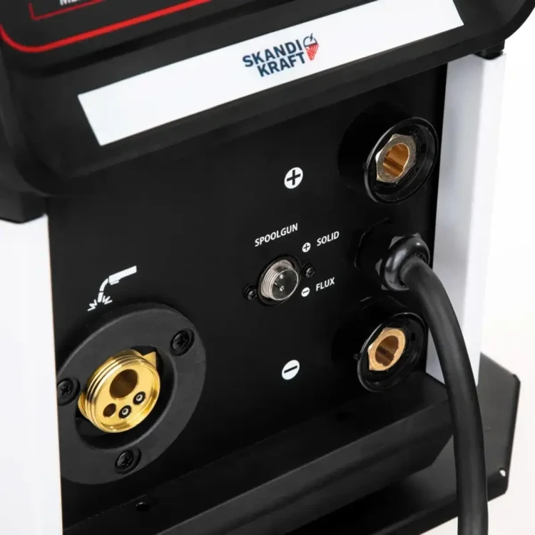 SKANDI KRAFT iTECH MIG 250 4R DUAL V - Steckdosen